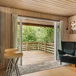Дом отдыха 3 Bedroom Awesome In Обенро
