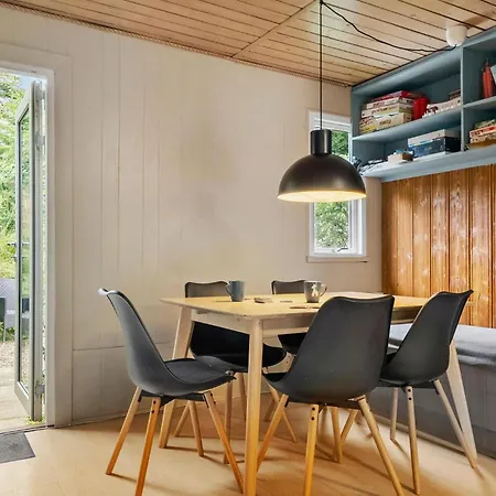 3 Bedroom Awesome In Prázdninový dům