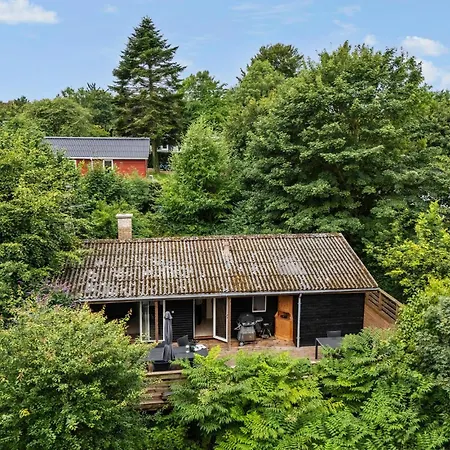 3 Bedroom Awesome In Prázdninový dům Aabenraa